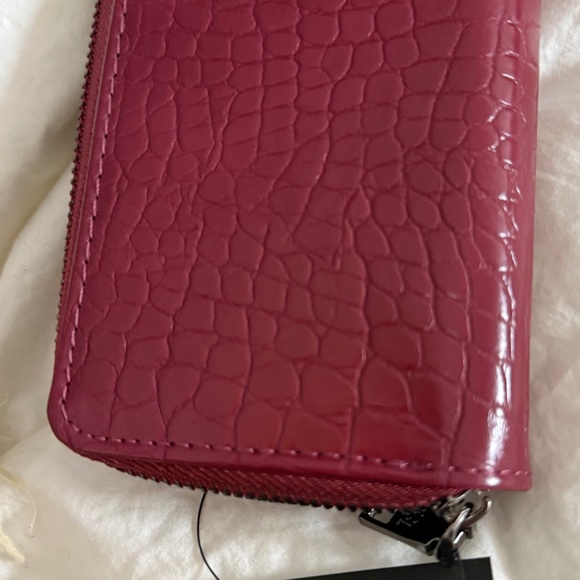 Badgley Mischka Croco Coin Purse Vegan Leather Wine NWT - Picture 2 of 4